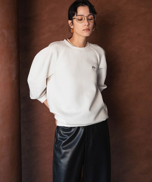 ELFRANK(エルフランク)の「ロゴ刺繍 ラグランスリーブ スウェット トップス プルオーバー 母の日ギフト・自分のご褒美に《着用動画あり》(スウェット・レディース・ブラウン/レッド/オフホワイト/チャコールグレー・M/L)」の6枚目の写真
