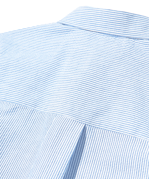 PIECEMAKER（ピースメーカー）の「SEERSUCKER POCKET CROP STRIPE SHIRTS (SKY BLUE)（シャツ/ブラウス・レディース・その他・FREE）」の2枚目の写真
