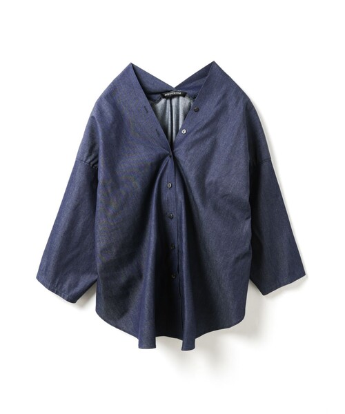 mizuiroind（ミズイロインド）の「mizuiro ind Vネックデニムシャツ（シャツ/ブラウス・レディース・その他1・FREE）」の2枚目の写真