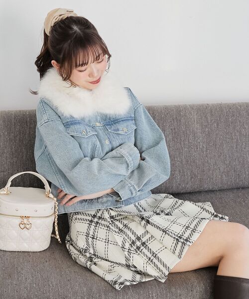 MAJESTIC LEGON（マジェスティックレゴン）の「2wayフェイクファーカラーブルゾン（ブルゾン・レディース・ブルー/アイボリー/ベージュ・MEDIUM）」の8枚目の写真