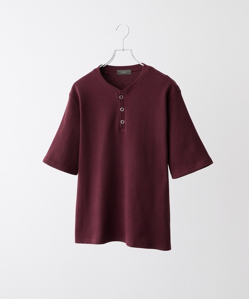 CLEL(クレイル)の「【CLEL】Functional Thermal Henley Neck Short Sleeve T-Shirt / ファンクショナリー サーマルヘンリーネック半袖Tシャツ(抗菌防臭/吸水速乾)(Tシャツ/カットソー・メンズ・ブラック/ワイン/グレイッシュベージュ/ネイビー/杢グレー/ダークブラウン/グレー系2/グレー系1・L/M/S/XS)」の14枚目の写真