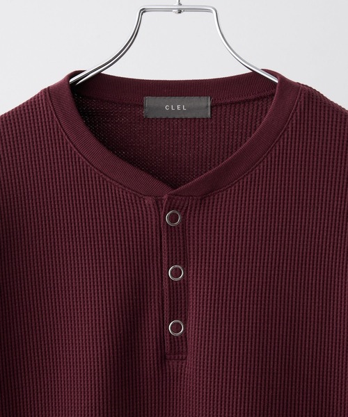 CLEL(クレイル)の「【CLEL】Functional Thermal Henley Neck Short Sleeve T-Shirt / ファンクショナリー サーマルヘンリーネック半袖Tシャツ(抗菌防臭/吸水速乾)(Tシャツ/カットソー・メンズ・ブラック/ワイン/グレイッシュベージュ/ネイビー/杢グレー/ダークブラウン/グレー系2/グレー系1・L/M/S/XS)」の17枚目の写真