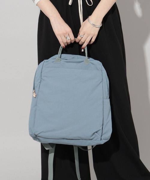 GEORGE'S(ジョージズ)の「12POCKET INSIDE PRINT RUCK(バックパック/リュック・レディース・ブルー/チャコールグレー/ベージュ・FREE)」の3枚目の写真