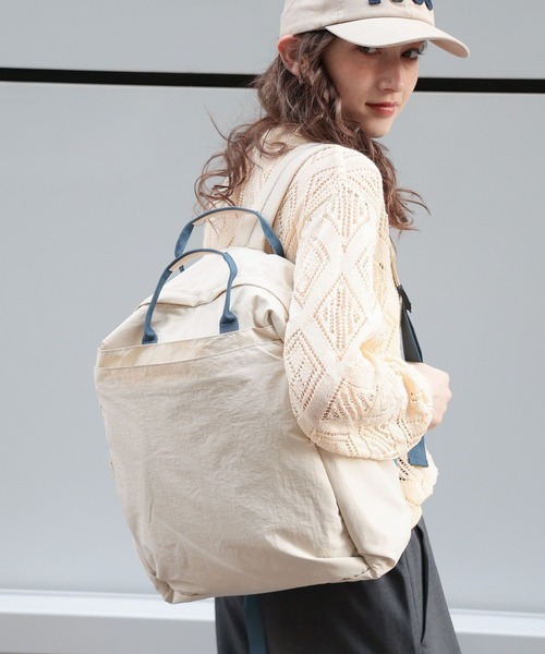 GEORGE'S(ジョージズ)の「12POCKET INSIDE PRINT RUCK(バックパック/リュック・レディース・ブルー/チャコールグレー/ベージュ・FREE)」の5枚目の写真
