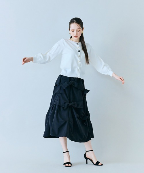 Audie a Muses(オーディアミューズ)の「ビジューボタンカーディガン(カーディガン/ボレロ・レディース・ブラック/オフホワイト・38/42)」の11枚目の写真