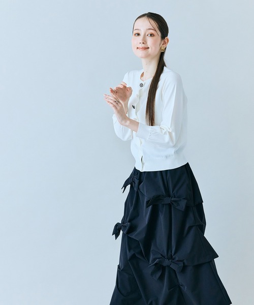 Audie a Muses(オーディアミューズ)の「ビジューボタンカーディガン(カーディガン/ボレロ・レディース・ブラック/オフホワイト・38/42)」の13枚目の写真