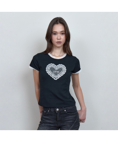 CURETTY(キュリティ)の「C LACE-PANEL GRAPHIC T-SHIRT_BLACK(Tシャツ/カットソー・レディース・ブラック・SMALL)」の1枚目の写真