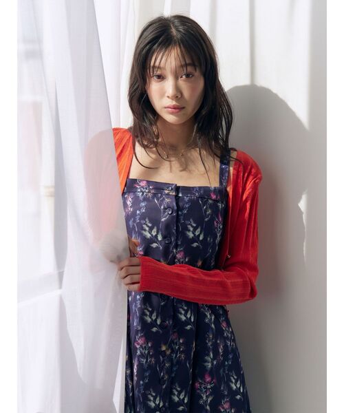 LAGUNAMOON(ラグナムーン)の「フロントボタンデザインフロ-ラルプリントサテンキャミワンピース(ワンピース・レディース・ネイビー/ホワイト・MEDIUM/SMALL)」の1枚目の写真