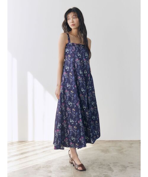 LAGUNAMOON(ラグナムーン)の「フロントボタンデザインフロ-ラルプリントサテンキャミワンピース(ワンピース・レディース・ネイビー/ホワイト・MEDIUM/SMALL)」の9枚目の写真