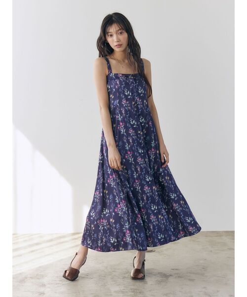 LAGUNAMOON(ラグナムーン)の「フロントボタンデザインフロ-ラルプリントサテンキャミワンピース(ワンピース・レディース・ネイビー/ホワイト・MEDIUM/SMALL)」の10枚目の写真