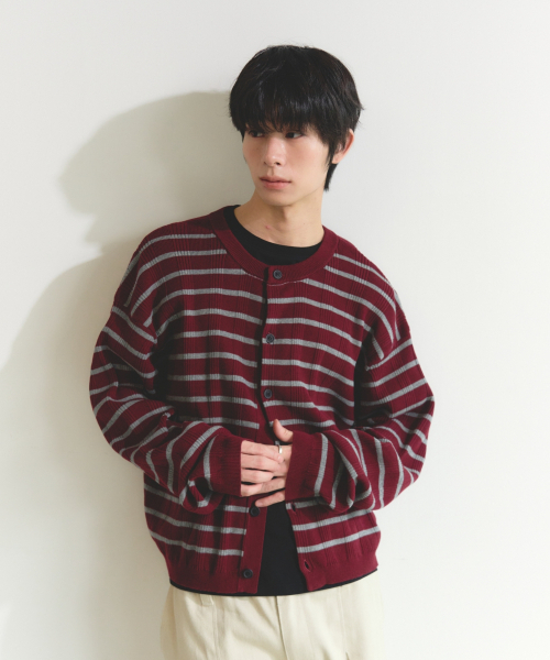 eastserviceshop(イーストサービスショップ)の「ESS ストライプクロップカーディガン - バーガンディ(カーディガン/ボレロ・レディース・バーガンディー・SMALL/MEDIUM/LARGE)」の4枚目の写真