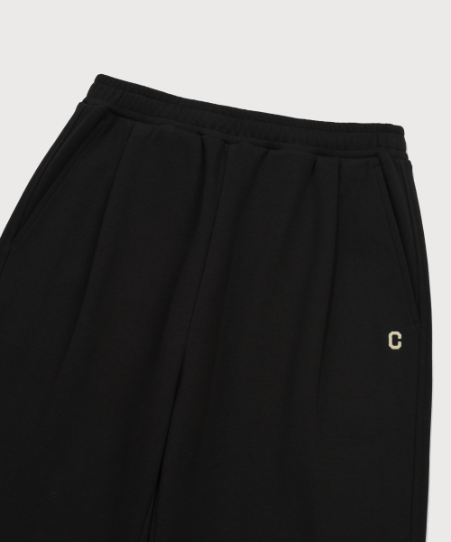 COVERNAT(カバーナット)の「Cロゴセミワイドスウェットパンツブラック(スウェットパンツ・レディース・その他・SMALL/MEDIUM/LARGE/X-LARGE/XX-LARGE/X-SMALL)」の2枚目の写真