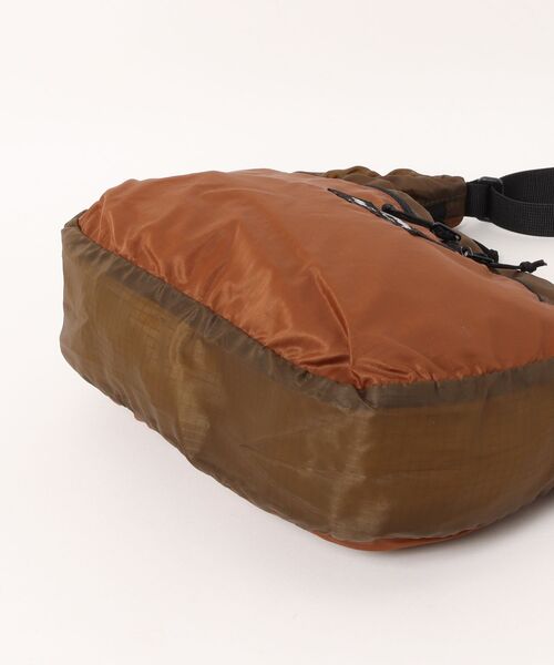 WILD THINGS（ワイルドシングス）の「【WILD THINGS】LIGHT SHOULDER BAG 超軽量 リップストップナイロン  ショルダーバッグ（ショルダーバッグ・レディース・カーキ系/ブラック/クリアブラウン・ONE SIZE）」の5枚目の写真