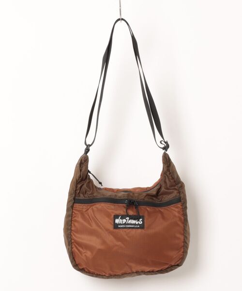 WILD THINGS(ワイルドシングス)の「500mlペットボトル収納可能【WILD THINGS】LIGHT SHOULDER BAG 超軽量 リップストップナイロン ショルダーバッグ(ショルダーバッグ・レディース・カーキ系/ブラック/クリアブラウン・ONE SIZE)」の1枚目の写真