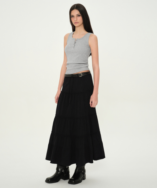 MUSINSA STANDARD WOMAN（ムシンサスタンダードウーマン）の「ウィメンズジャージティアードロングスカート[ブラック]（スカート・レディース・その他・SMALL/MEDIUM/LARGE/X-SMALL）」の3枚目の写真