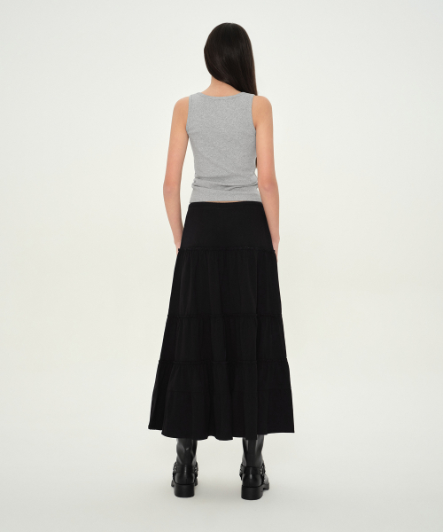 MUSINSA STANDARD WOMAN（ムシンサスタンダードウーマン）の「ウィメンズジャージティアードロングスカート[ブラック]（スカート・レディース・その他・SMALL/MEDIUM/LARGE/X-SMALL）」の4枚目の写真