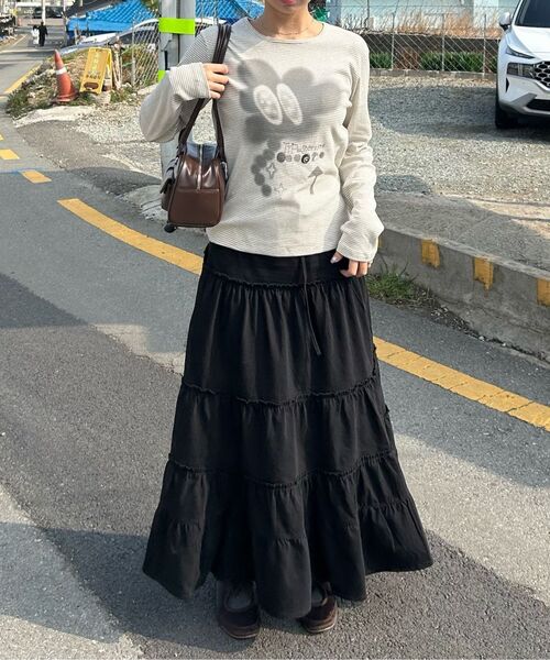 MUSINSA STANDARD WOMAN（ムシンサスタンダードウーマン）の「ウィメンズジャージティアードロングスカート[ブラック]（スカート・レディース・その他・SMALL/MEDIUM/LARGE/X-SMALL）」の6枚目の写真