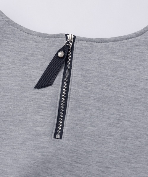 MERAKI(メラキ)の「ボリュームタックフレアトップス(その他トップス・レディース・ブラック/グレー/ピンク/ベージュ・FREE)」の6枚目の写真