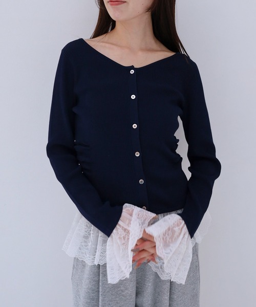 archives(アルシーヴ)の「レースドッキングギャザーニットカーディガン(カーディガン/ボレロ・レディース・ネイビー/オフホワイト/ブルー・MEDIUM)」の3枚目の写真