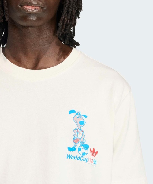 adidas(アディダス)の「FIFA ワールドカップ 26 ストライカー マスコット 半袖Tシャツ / アディダス adidas(Tシャツ/カットソー・メンズ・ホワイト・LARGE/XX-LARGE/3XL/MEDIUM/SMALL/X-LARGE)」の3枚目の写真