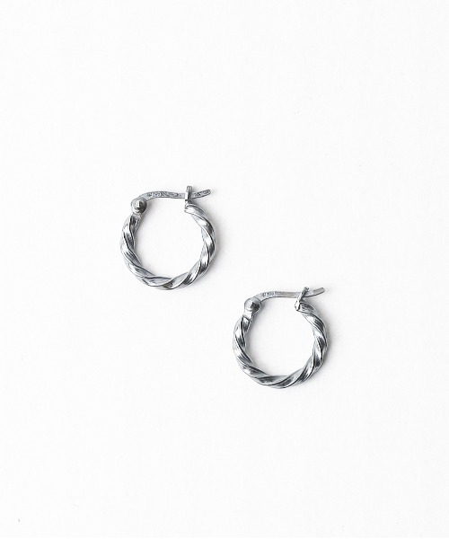 ARCHIVER(アーカイバ)の「【SILVER925】15mmデザインフープピアス(ピアス(両耳用)・レディース・ブラック系その他/シルバー/ゴールド系その他/シルバー系その他/ゴールド/ブラック・FREE)」の14枚目の写真