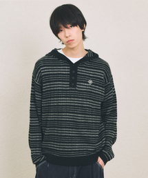 COMONINOZ（コモニノズ）の「BUTTON HOOD KNIT [BLACK]（ニット/セーター）」