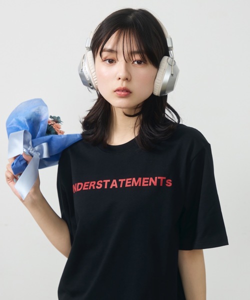 UNDERSTATEMENTs(アンダーステイトメント)の「【ユニセックス】都会を着る。UNDERSTATEMENTsロゴTシャツ(Tシャツ/カットソー・メンズ・ブルー/チャコールグレー/ネイビー/レッド/ホワイト/ブラック・LARGE/MEDIUM)」の3枚目の写真