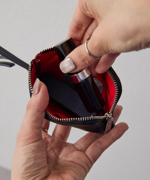 ear PAPILLONNER（イアパピヨネ）の「【kawa-kawa(カワカワ)】NO1568 フラグメントケース（カードケース・レディース・ブラック・FREE）」の2枚目の写真