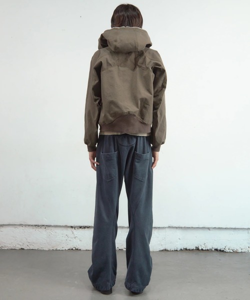NVRFRGT(ネヴァーフォーゲット)の「【NVRFRGT】CURVED LEG LOUNGE PANTS(その他パンツ・メンズ・アイボリー/チャコールグレー・1/2)」の10枚目の写真