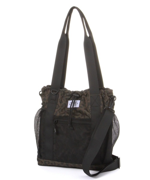 studio CLIP（スタディオクリップ）の「【撥水/500mlボトル収納可】10ポケット2WAYバッグ（トートバッグ・レディース・ブラウン/アイボリー/ブラック・FREE）」の4枚目の写真