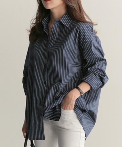 mielu(ミエル)の「クラシックストライプシャツ(シャツ/ブラウス・レディース・ネイビー/ホワイト・MEDIUM/LARGE)」の2枚目の写真