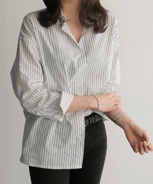 mielu(ミエル)の「クラシックストライプシャツ(シャツ/ブラウス・レディース・ネイビー/ホワイト・MEDIUM/LARGE)」の1枚目の写真