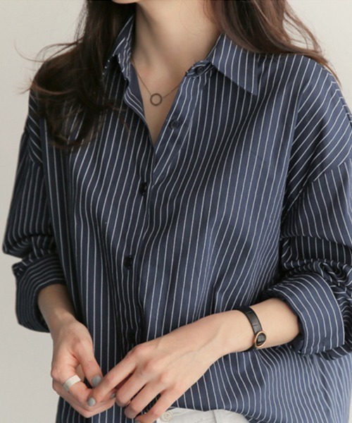 mielu(ミエル)の「クラシックストライプシャツ(シャツ/ブラウス・レディース・ネイビー/ホワイト・MEDIUM/LARGE)」の3枚目の写真
