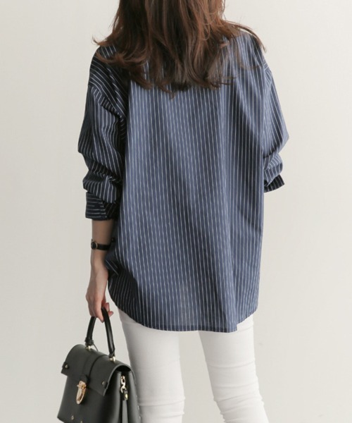 mielu(ミエル)の「クラシックストライプシャツ(シャツ/ブラウス・レディース・ネイビー/ホワイト・MEDIUM/LARGE)」の4枚目の写真