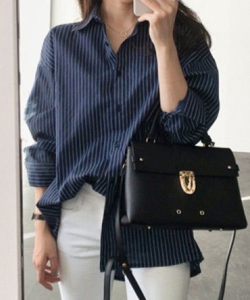 mielu(ミエル)の「クラシックストライプシャツ(シャツ/ブラウス・レディース・ネイビー/ホワイト・MEDIUM/LARGE)」の6枚目の写真