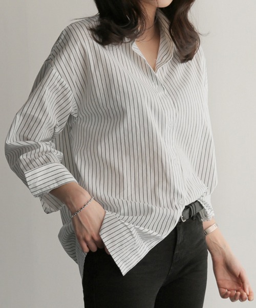 mielu(ミエル)の「クラシックストライプシャツ(シャツ/ブラウス・レディース・ネイビー/ホワイト・MEDIUM/LARGE)」の9枚目の写真