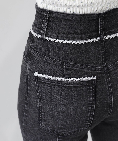 tiptop(ティップトップ)の「レース付脇リボンフレアパンツ(デニムパンツ・レディース・ブルー/ネイビー/ブラック・S/M)」の14枚目の写真