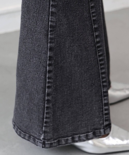 tiptop(ティップトップ)の「レース付脇リボンフレアパンツ(デニムパンツ・レディース・ブルー/ネイビー/ブラック・S/M)」の16枚目の写真