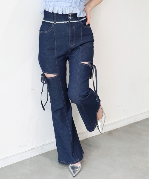 tiptop(ティップトップ)の「レース付脇リボンフレアパンツ(デニムパンツ・レディース・ブルー/ネイビー/ブラック・S/M)」の18枚目の写真