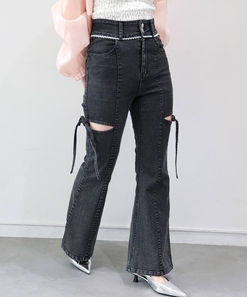 tiptop(ティップトップ)の「レース付脇リボンフレアパンツ(デニムパンツ・レディース・ブルー/ネイビー/ブラック・S/M)」の6枚目の写真