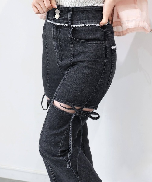 tiptop(ティップトップ)の「レース付脇リボンフレアパンツ(デニムパンツ・レディース・ブルー/ネイビー/ブラック・S/M)」の7枚目の写真