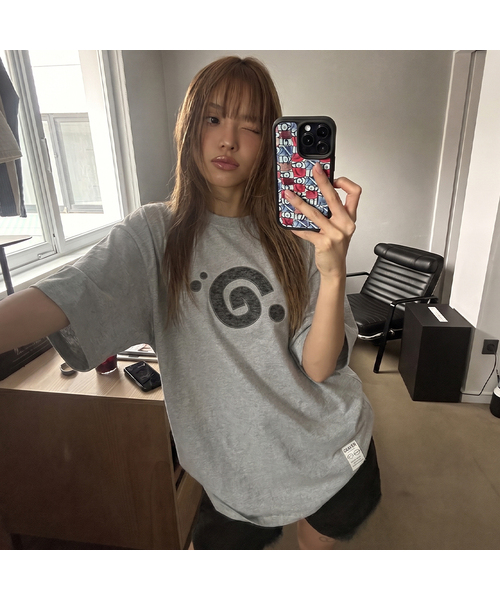 GRAVER（グレーバー）の「[ユニセックス]Gシンボル半袖Tシャツ_4カラー（Tシャツ/カットソー・レディース・ブラック/ライトグレー/ホワイト/チャコールグレー・SMALL/MEDIUM/LARGE）」の4枚目の写真