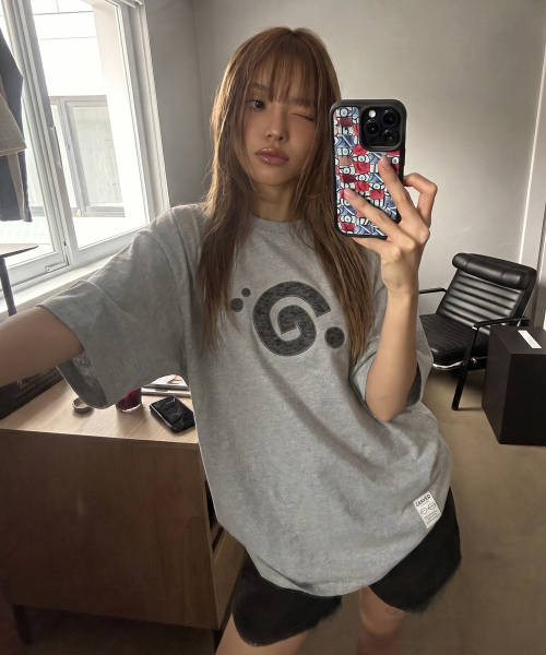 GRAVER（グレーバー）の「[ユニセックス]Gシンボル半袖Tシャツ_4カラー（Tシャツ/カットソー・レディース・ブラック/ライトグレー/ホワイト/チャコールグレー・SMALL/MEDIUM/LARGE）」の14枚目の写真