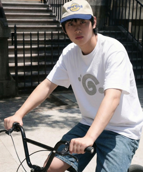 GRAVER（グレーバー）の「[ユニセックス]Gシンボル半袖Tシャツ_4カラー（Tシャツ/カットソー・レディース・ブラック/ライトグレー/ホワイト/チャコールグレー・SMALL/MEDIUM/LARGE）」の11枚目の写真