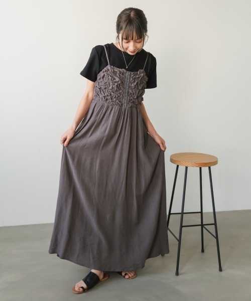 Bab(バブ)の「くしゅくしゅキャミワンピース(ワンピース・レディース・ベージュ/チャコールグレー/ライトグリーン・M)」の5枚目の写真