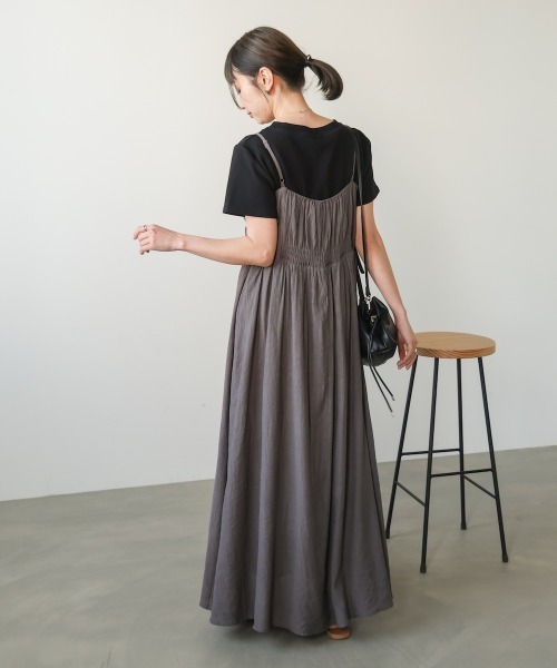 Bab(バブ)の「くしゅくしゅキャミワンピース(ワンピース・レディース・ベージュ/チャコールグレー/ライトグリーン・M)」の9枚目の写真