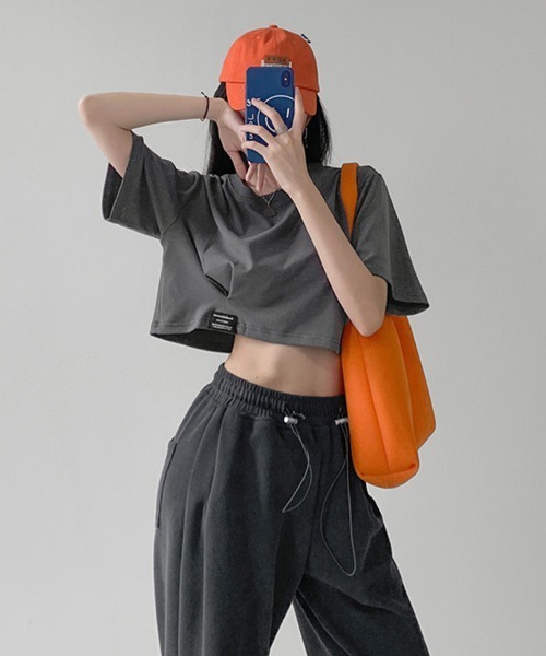 SallyLunn(サリーラン)の「ワンポイントタック クロップドTシャツ(Tシャツ/カットソー・レディース・ホワイト/ブラック/グレー・FREE)」の6枚目の写真