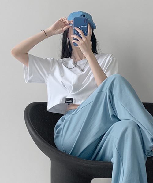 SallyLunn(サリーラン)の「ワンポイントタック クロップドTシャツ(Tシャツ/カットソー・レディース・ホワイト/ブラック/グレー・FREE)」の12枚目の写真