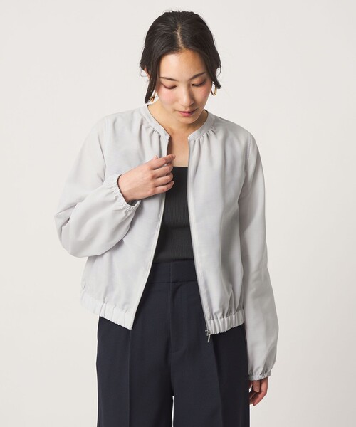 A DAY IN THE LIFE UNITED ARROWS（アデイインザライフユナイテッドアローズ）の「シアー スタンドブルゾン ‐ウォッシャブル‐＜A DAY IN THE LIFE＞（ブルゾン・レディース・ライトグレー/ダークグレー/ベージュ・FREE）」の4枚目の写真