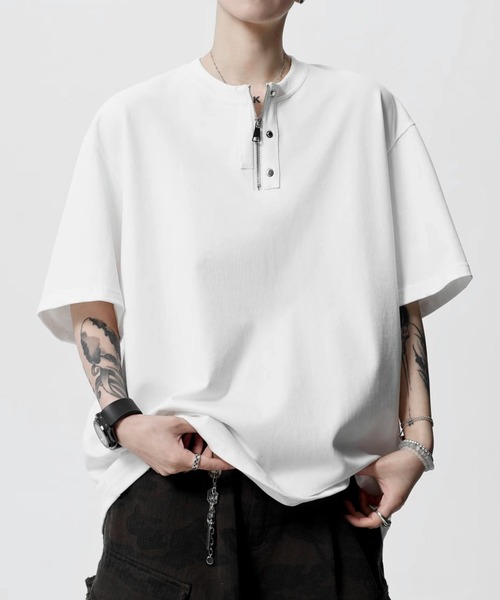 JOHNNY WOLF(ジョニーウルフ)の「CRUEL ジップアップ オーバーサイズ ヘンリーネックTシャツ(Tシャツ/カットソー・メンズ・ホワイト/ライトグレー/ブラック・M/L/XL)」の2枚目の写真